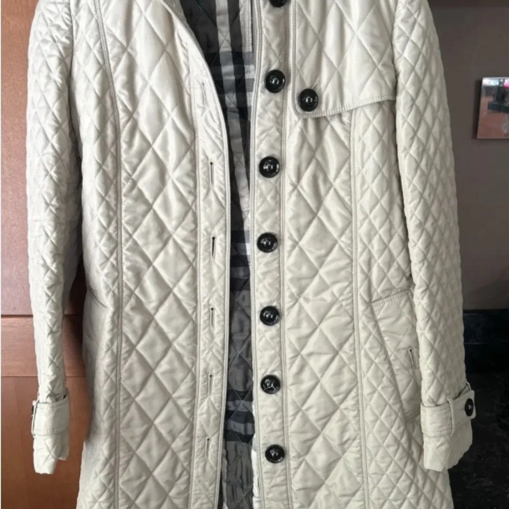 Burberry Quilted Long Belted Coat in Beige - Picture 5 of 10